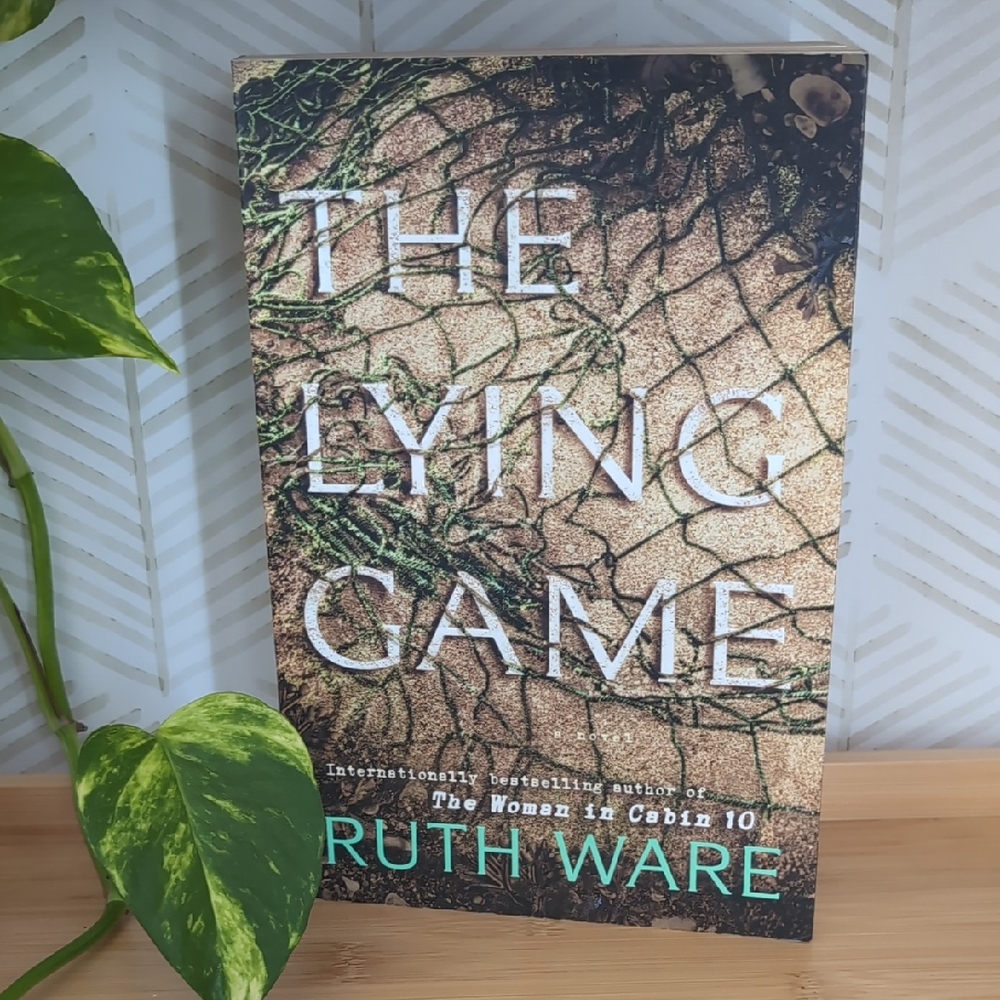 'The Lying Game' Book - Brown Cover